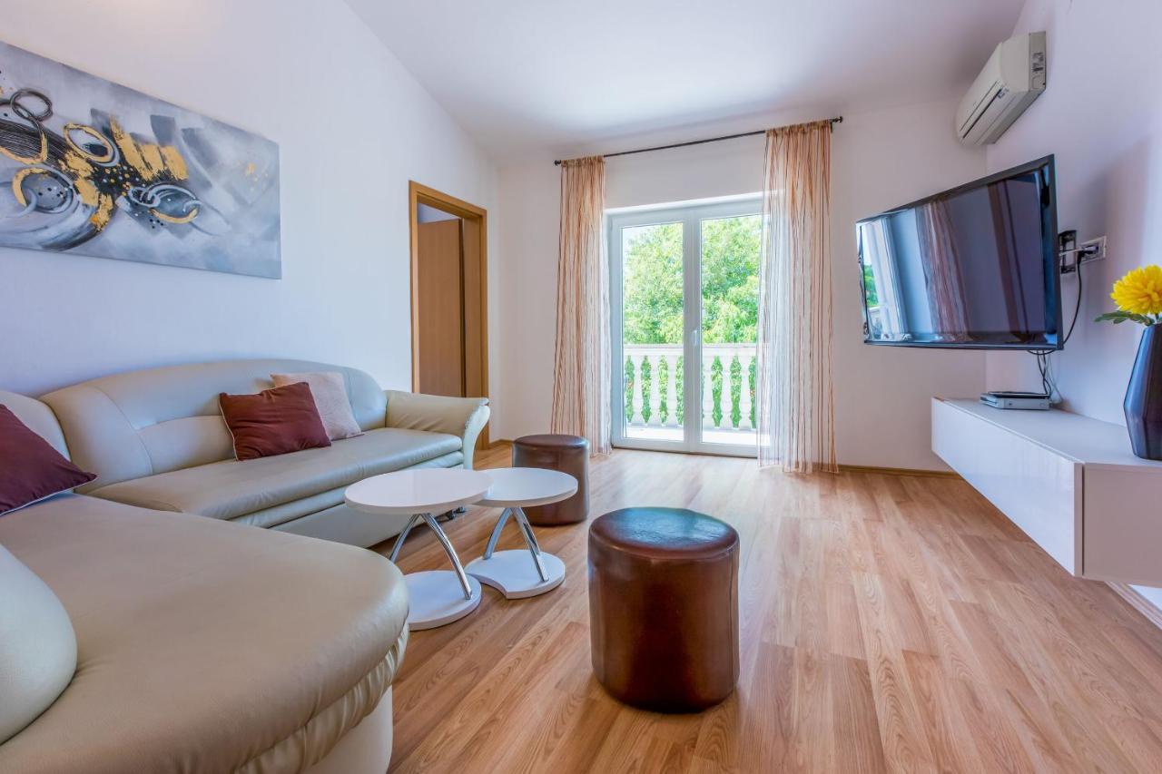 Apartments Barbara 2 ヤドラニヴォ エクステリア 写真